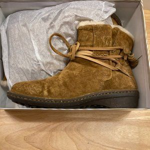 UGG women's Gaviota brown suede fringe ankle boots, NWOT